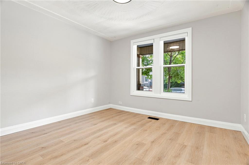 19 Lottridge Street Property Photo 13