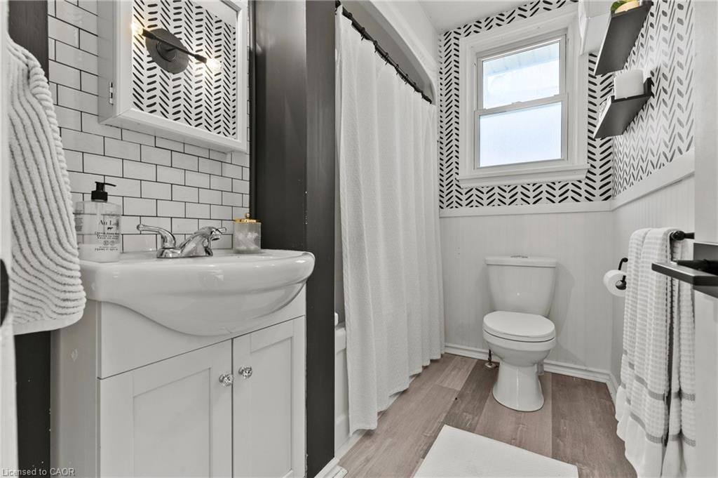 38 Alexandra Boulevard Property Photo 20
