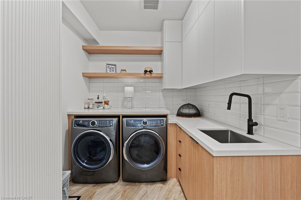 55 Swan Avenue Property Photo 10