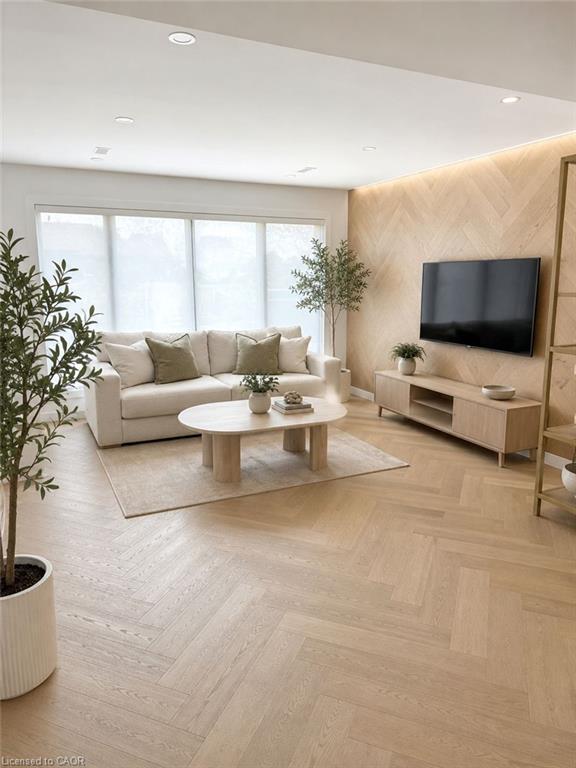55 Swan Avenue Property Photo 28