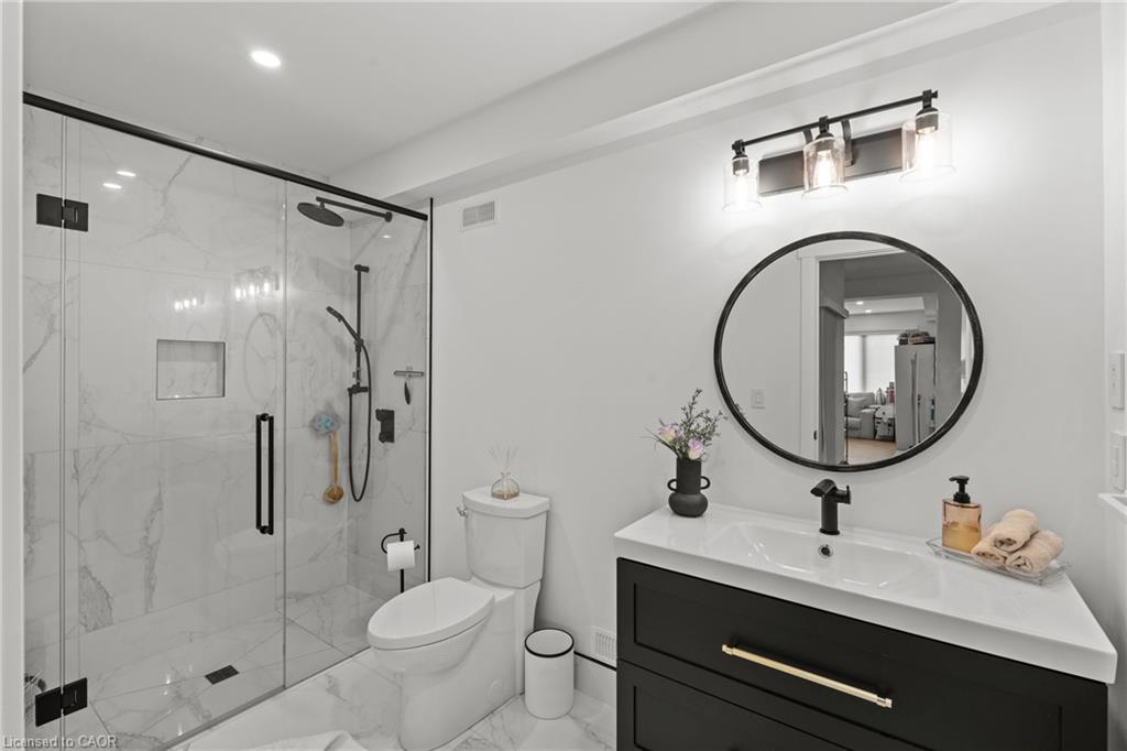 55 Swan Avenue Property Photo 30