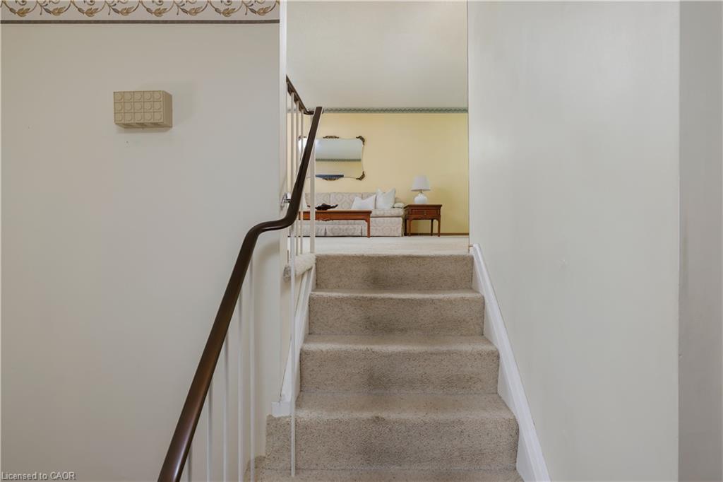 18 Osborne Crescent Property Photo 5