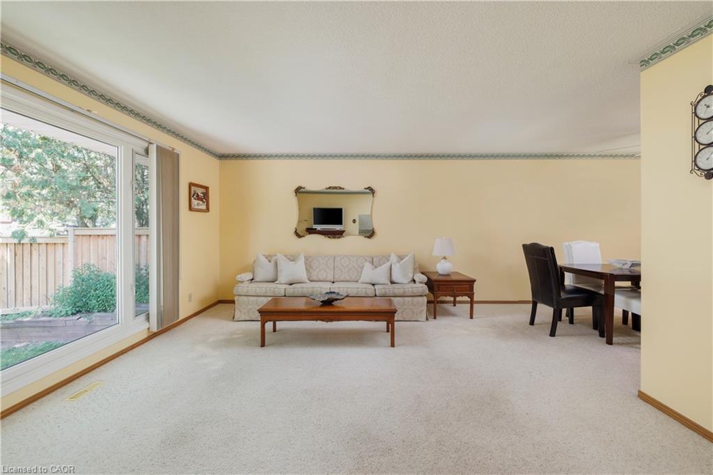 18 Osborne Crescent Property Photo 6