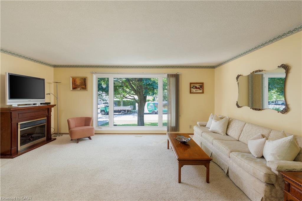 18 Osborne Crescent Property Photo 8