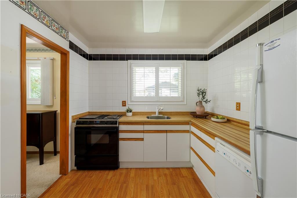 18 Osborne Crescent Property Photo 12
