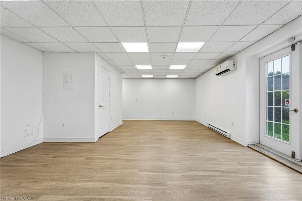868 King Street W Property Photo 5