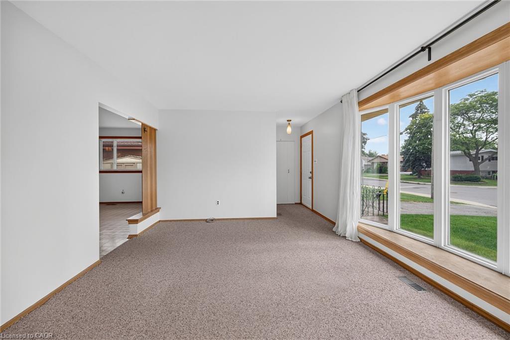 70 Bishopsgate Avenue Property Photo 4