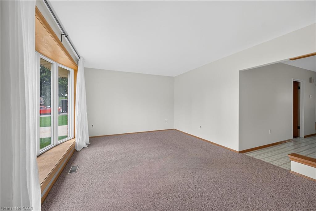 70 Bishopsgate Avenue Property Photo 5