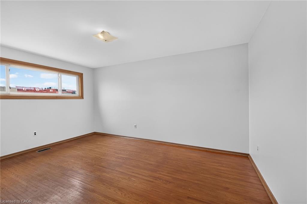 70 Bishopsgate Avenue Property Photo 15