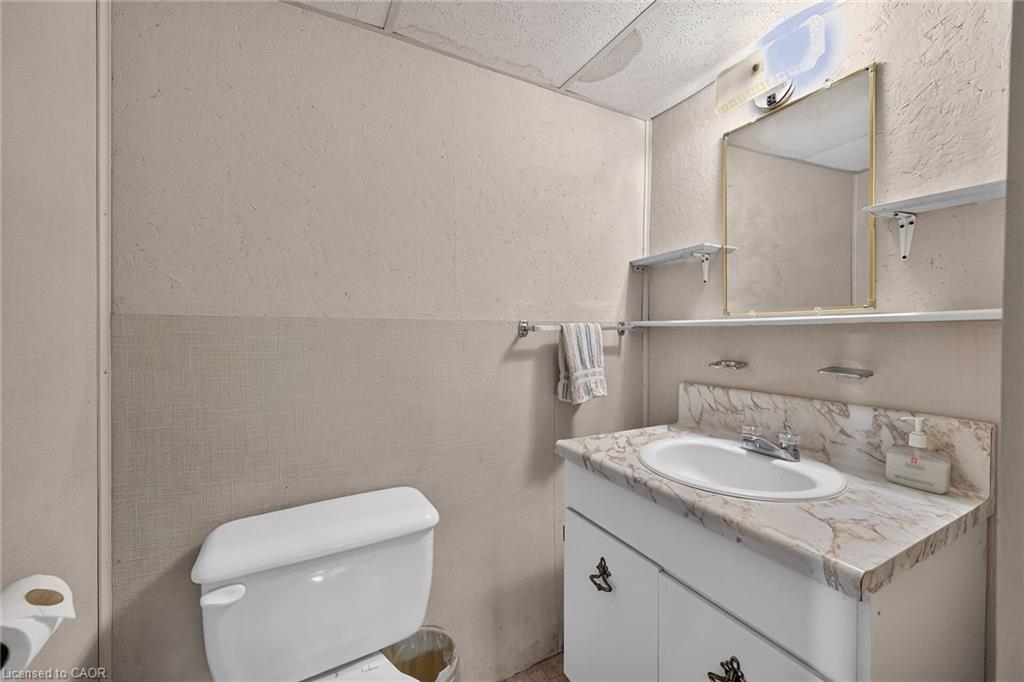 70 Bishopsgate Avenue Property Photo 25