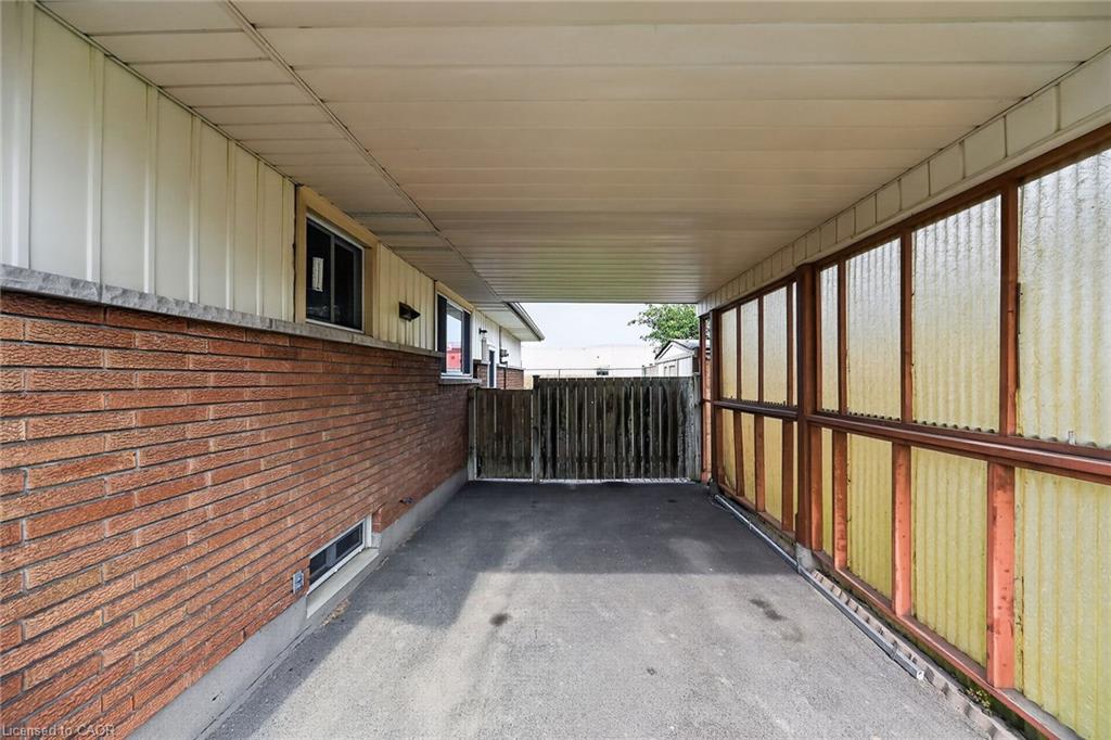 70 Bishopsgate Avenue Property Photo 27
