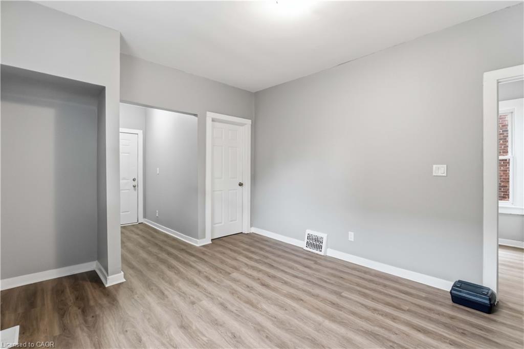 107 Lake Street Property Photo 7