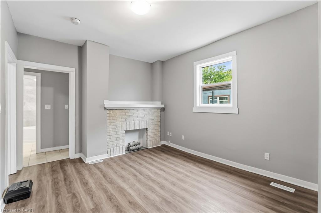 107 Lake Street Property Photo 8