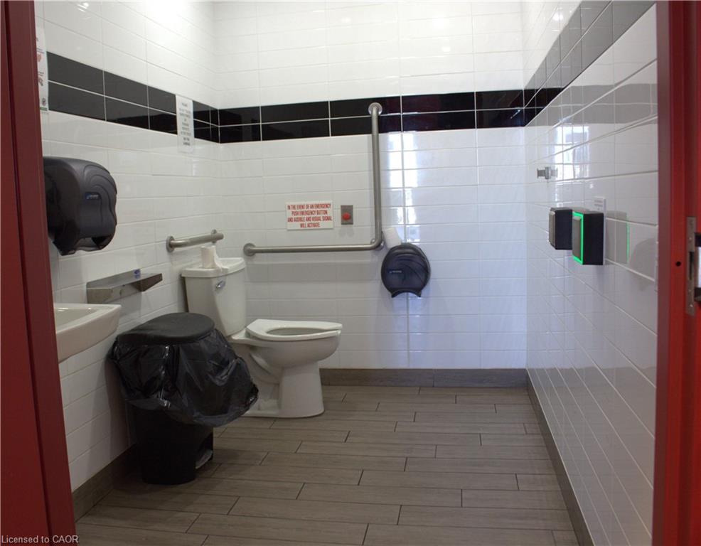 300 North Service Road Property Photo 8
