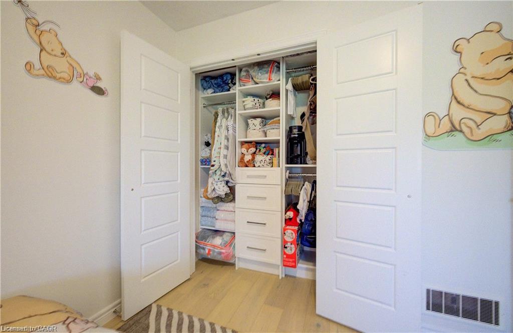 290 William Street Property Photo 17