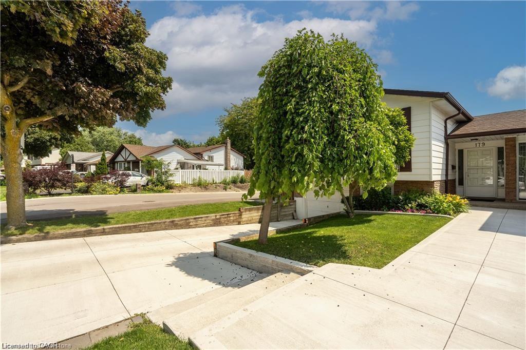 179 Wendover Drive Property Photo 3