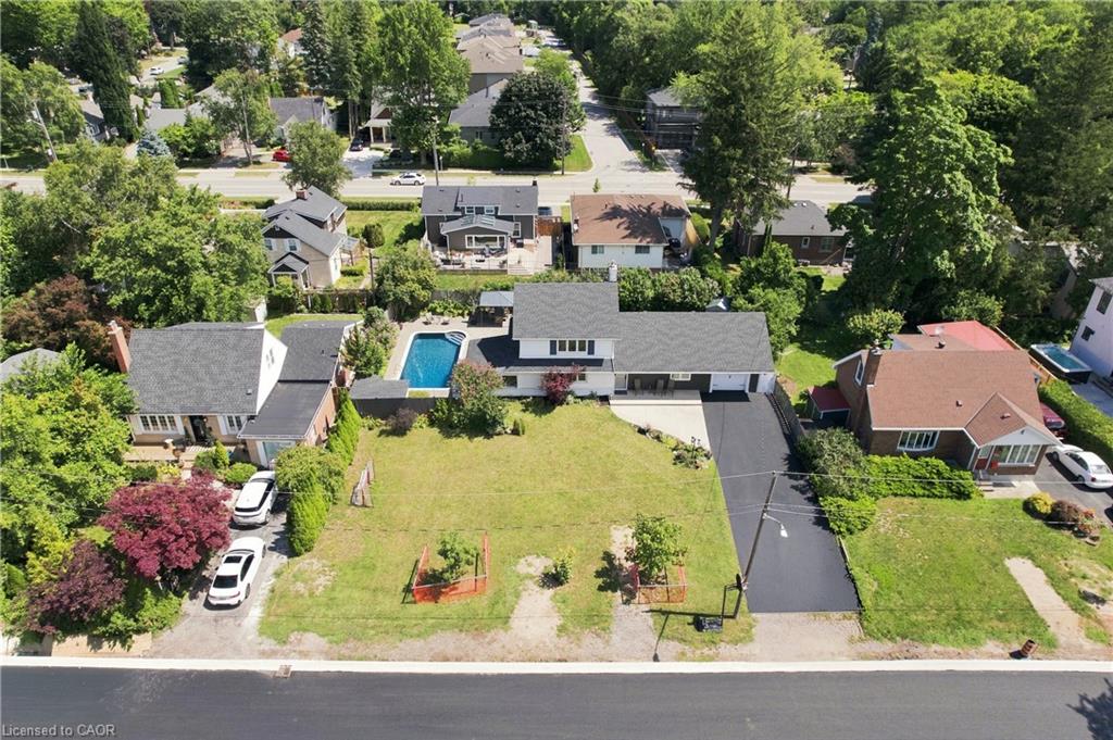 937 Park Avenue W Property Photo 2