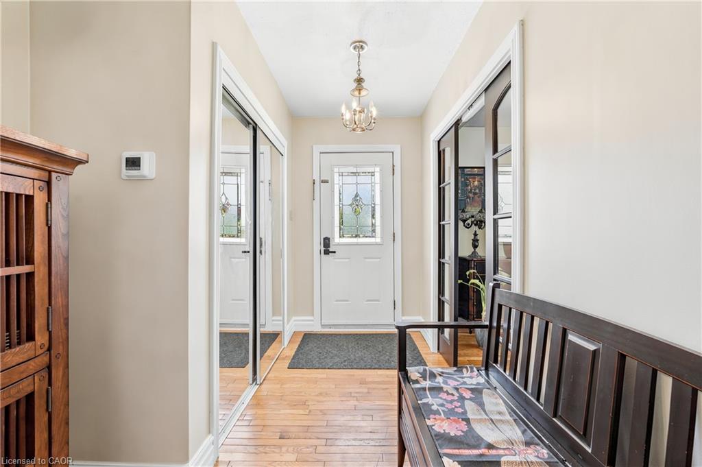 937 Park Avenue W Property Photo 5