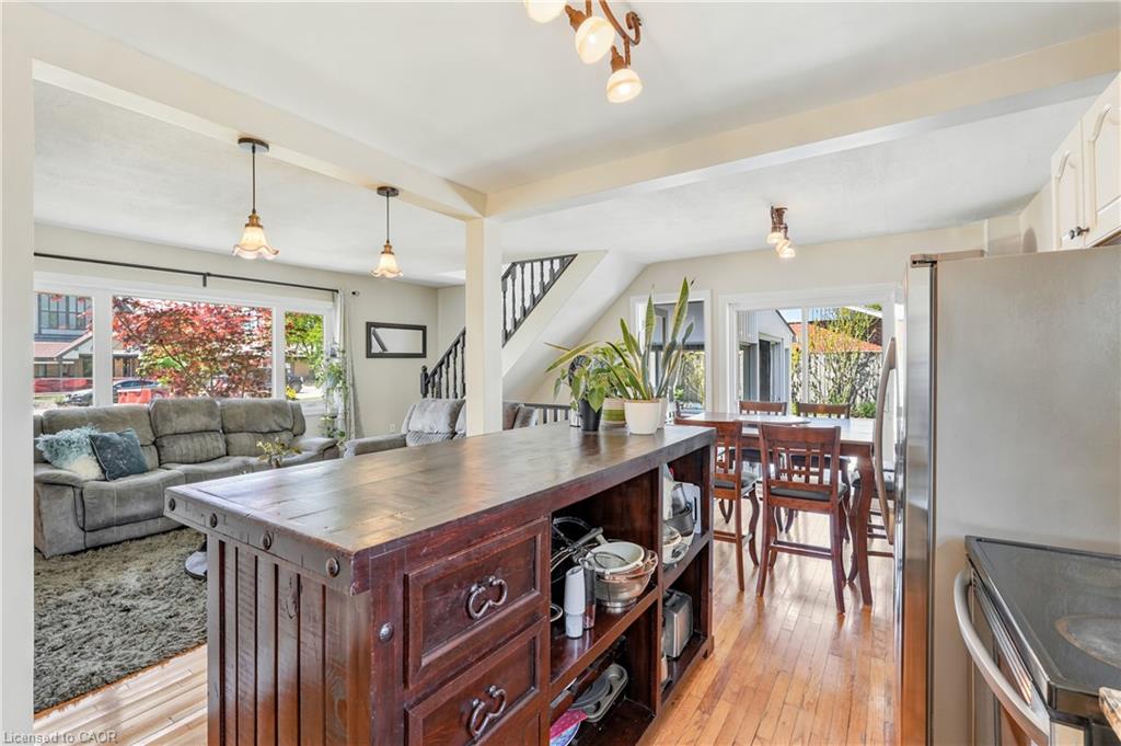 937 Park Avenue W Property Photo 9