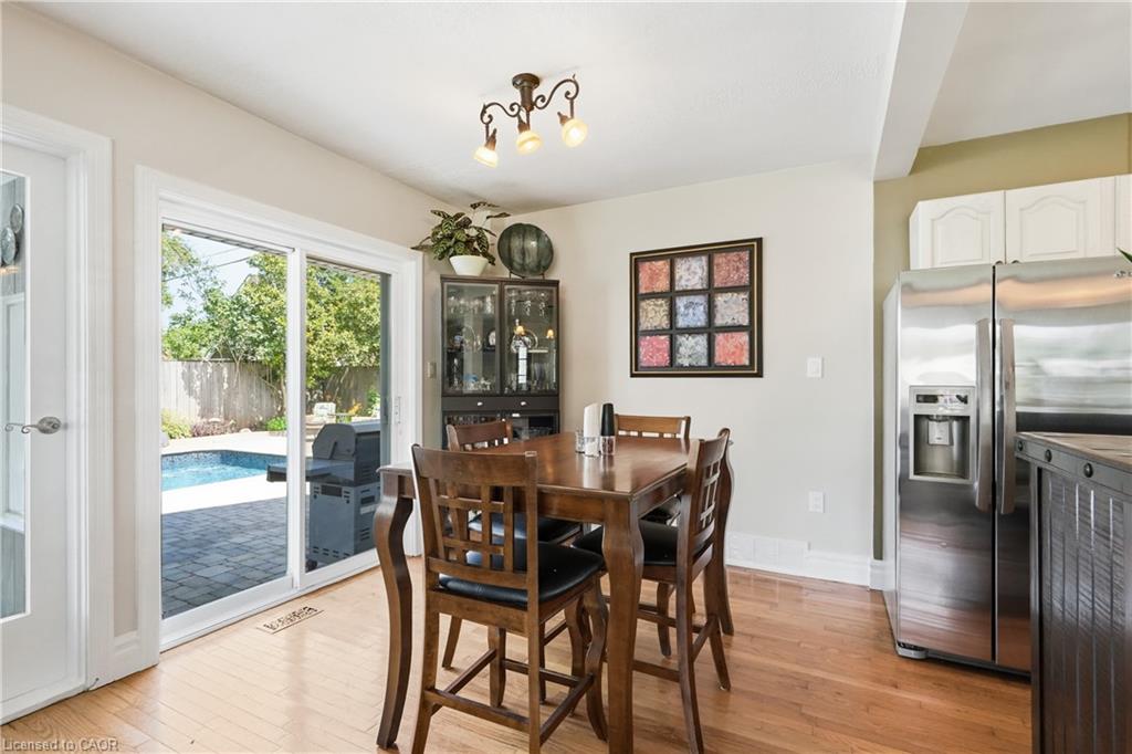 937 Park Avenue W Property Photo 11