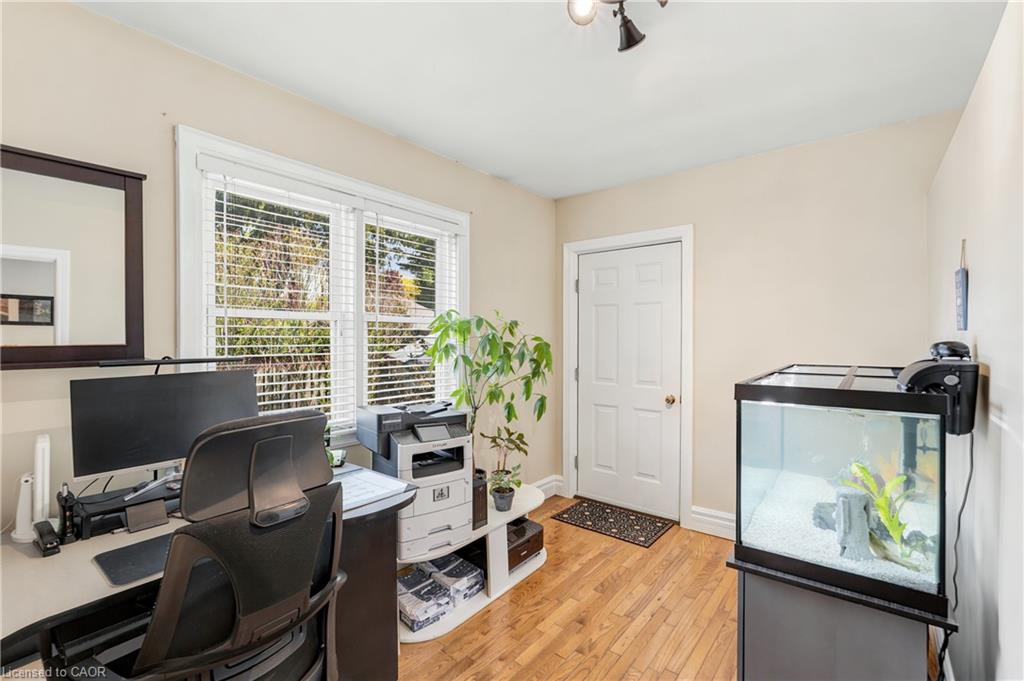 937 Park Avenue W Property Photo 14