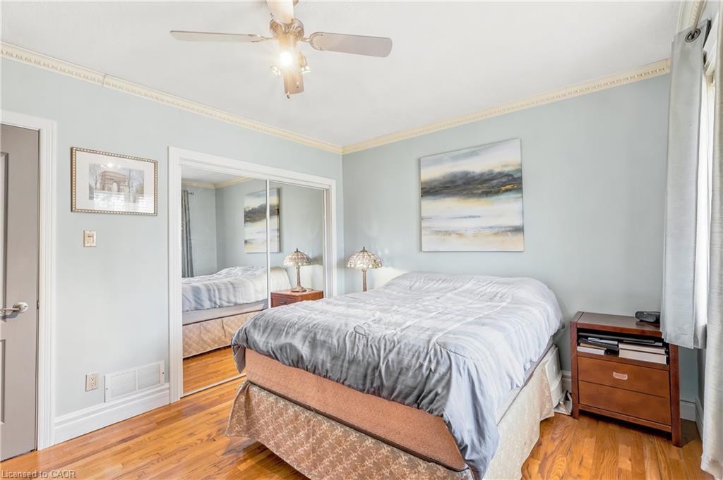 937 Park Avenue W Property Photo 15