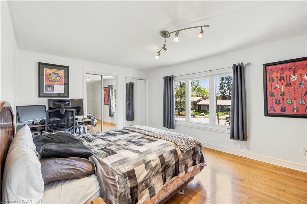 937 Park Avenue W Property Photo 18
