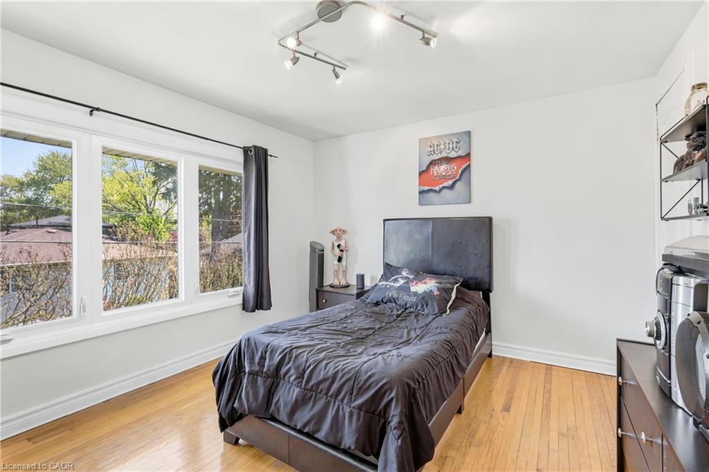 937 Park Avenue W Property Photo 19
