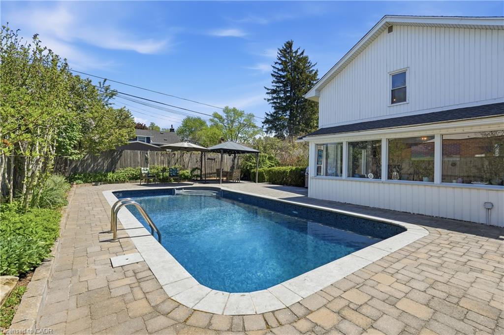 937 Park Avenue W Property Photo 25