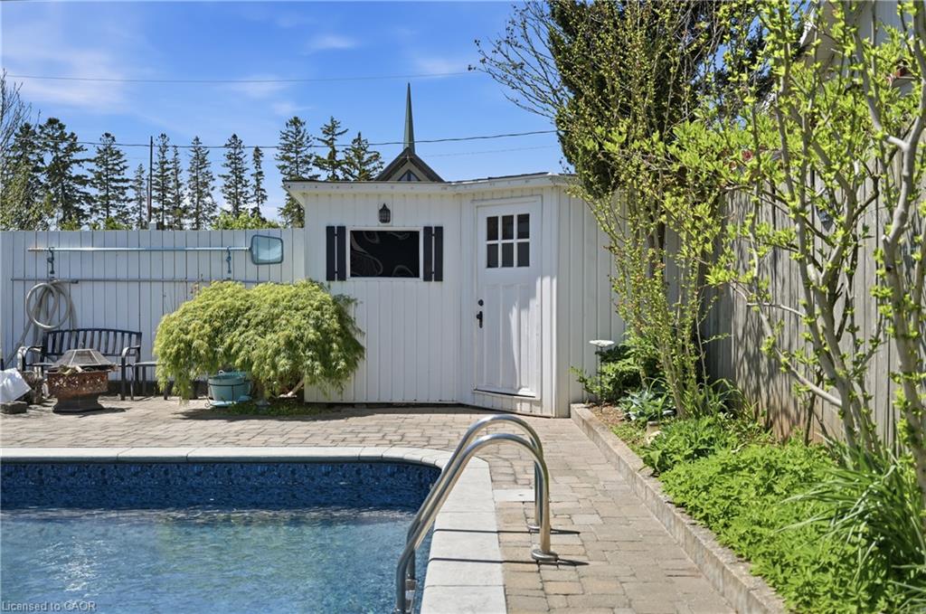 937 Park Avenue W Property Photo 28