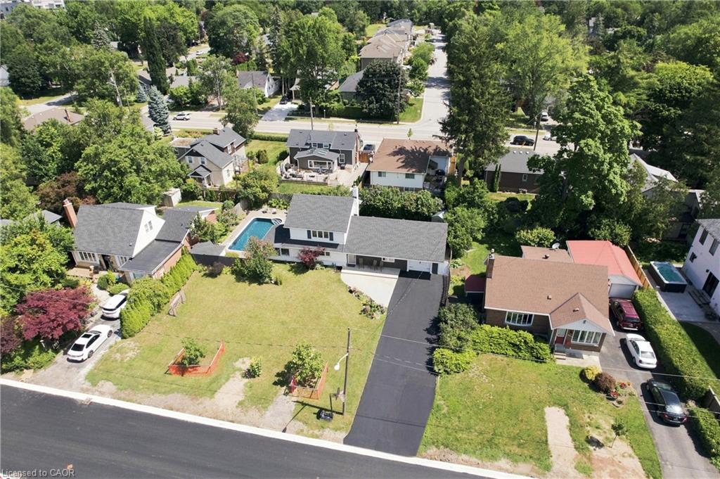 937 Park Avenue W Property Photo 30