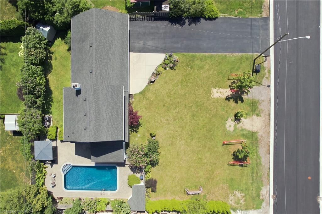 937 Park Avenue W Property Photo 31