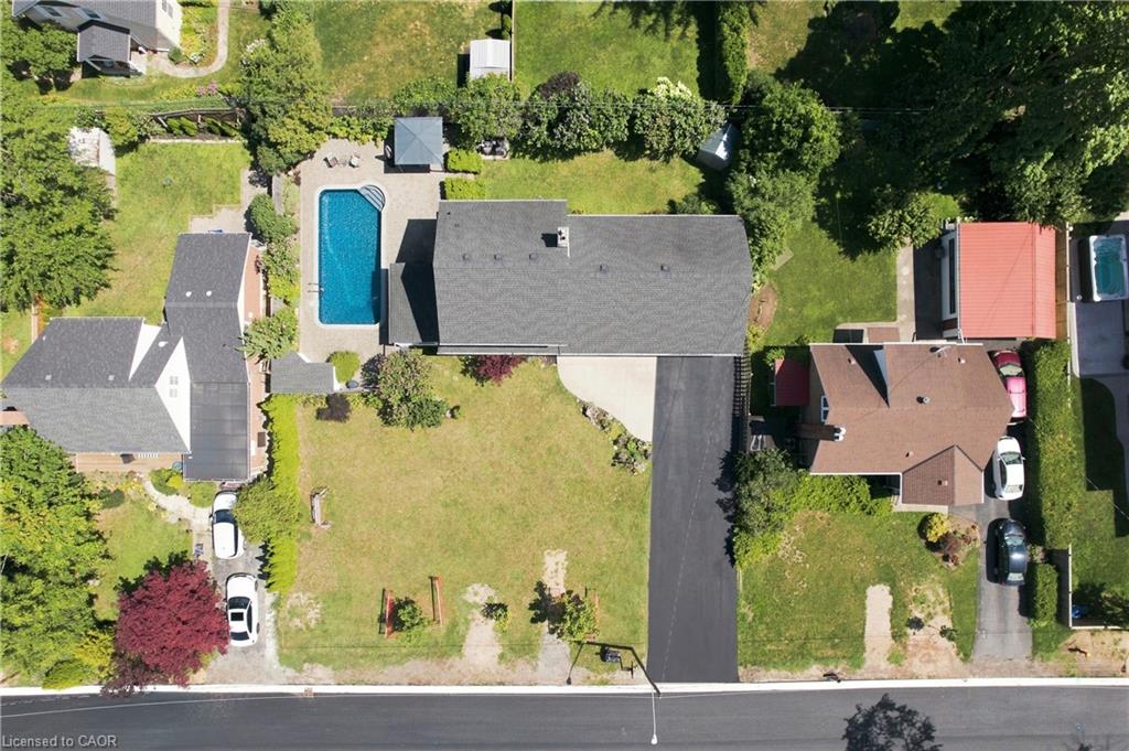 937 Park Avenue W Property Photo 32