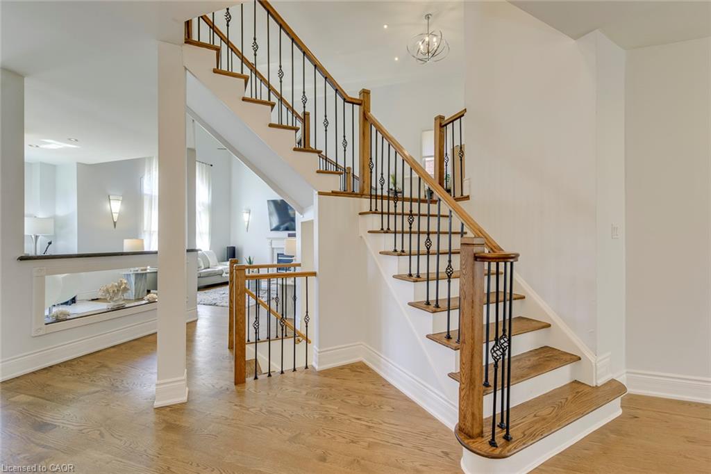 2380 Woodcrest Drive Property Photo 21