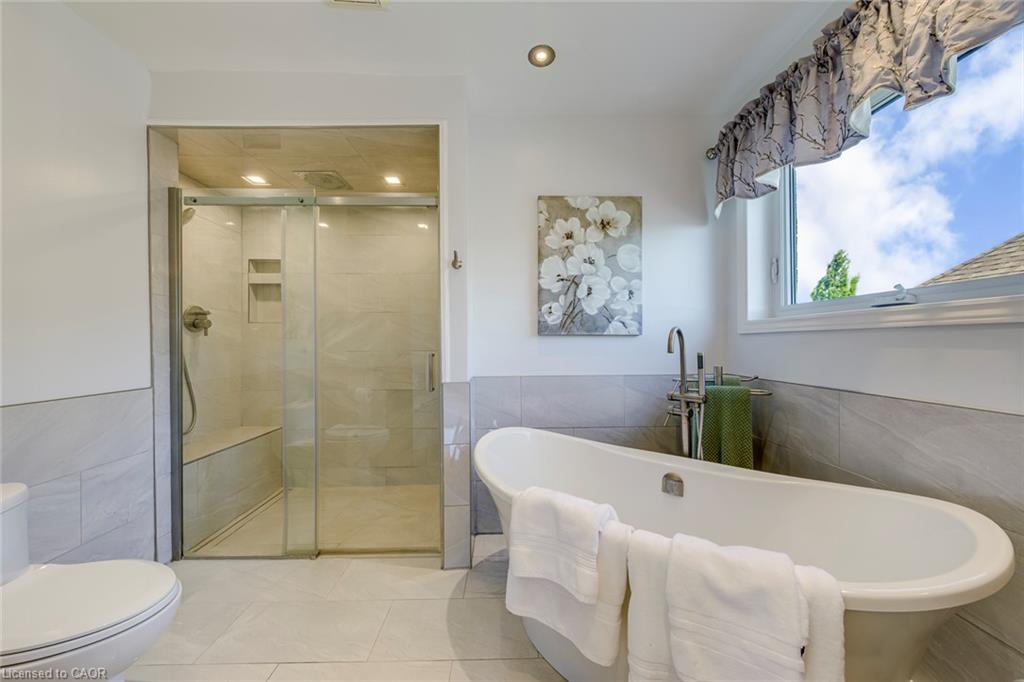 2380 Woodcrest Drive Property Photo 28