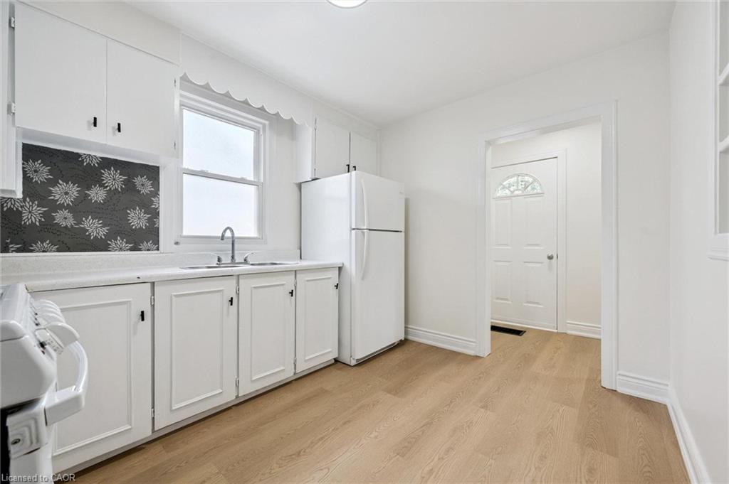 65 Stevenson Street N Property Photo 4