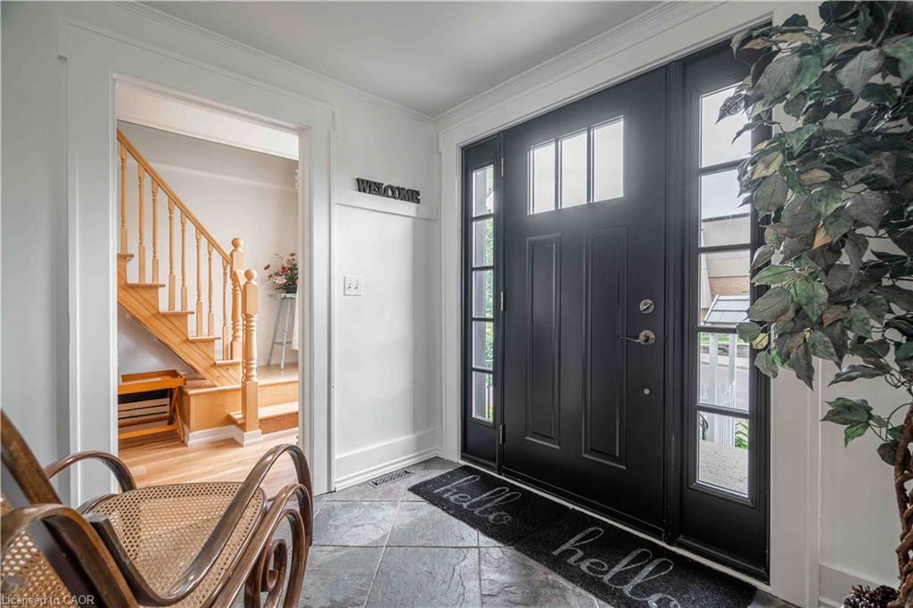 99 Argyle Street N Property Photo 6