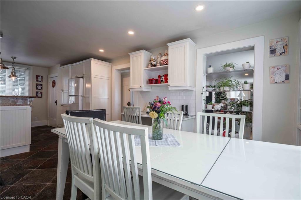 99 Argyle Street N Property Photo 11
