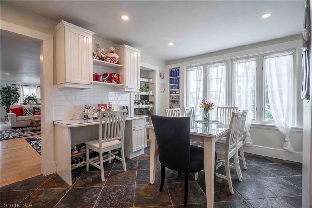 99 Argyle Street N Property Photo 12