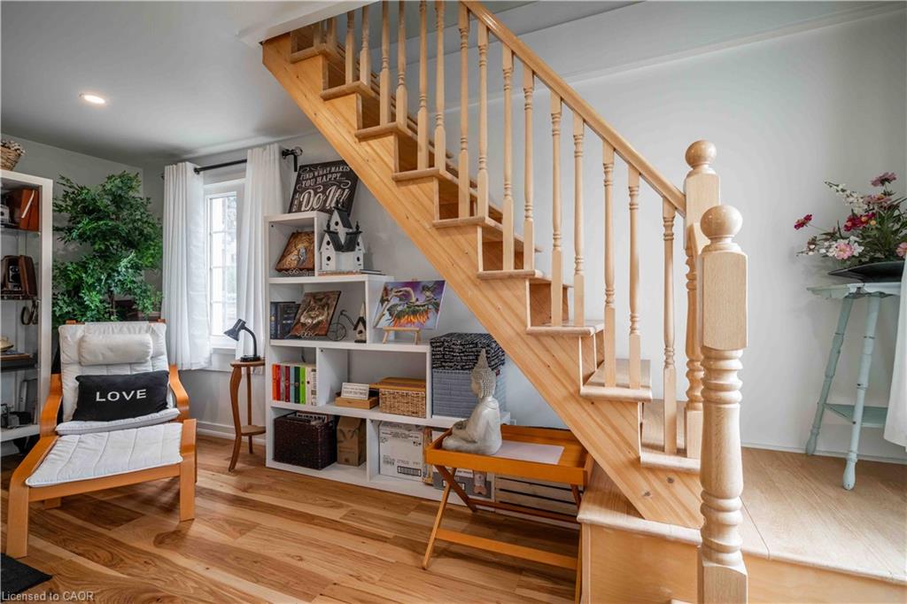 99 Argyle Street N Property Photo 19