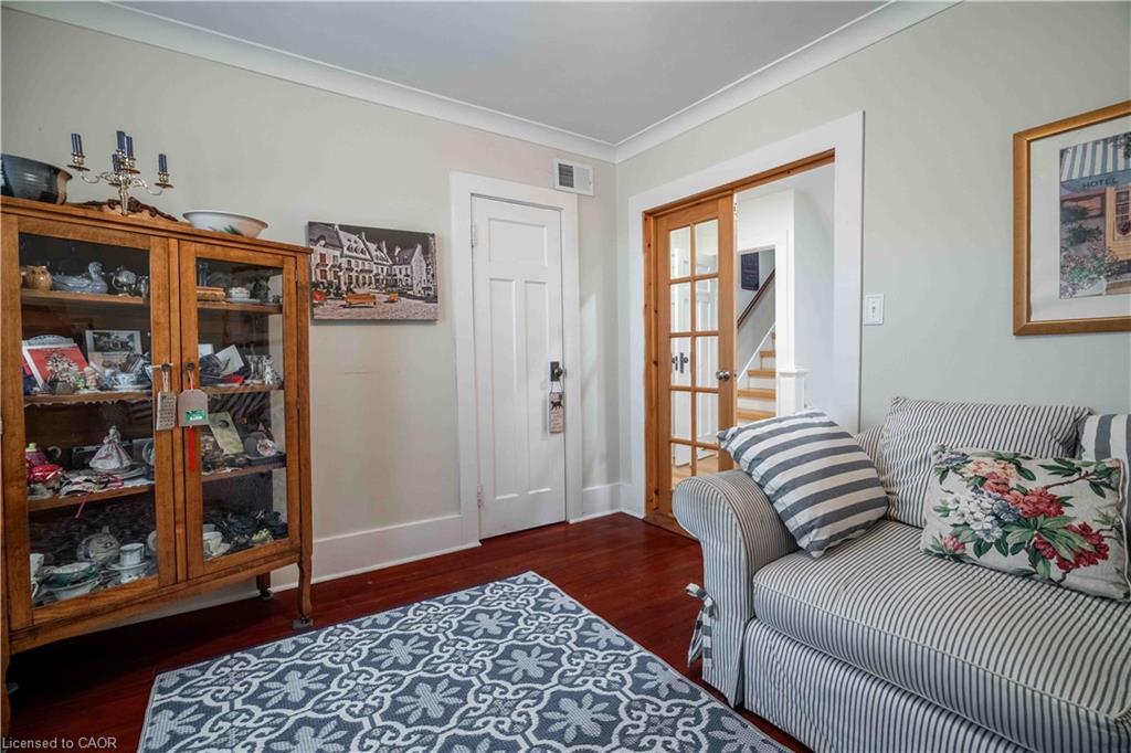 99 Argyle Street N Property Photo 24