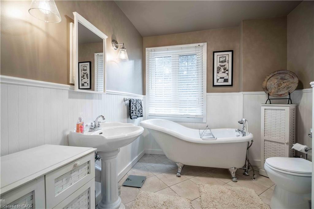 99 Argyle Street N Property Photo 29