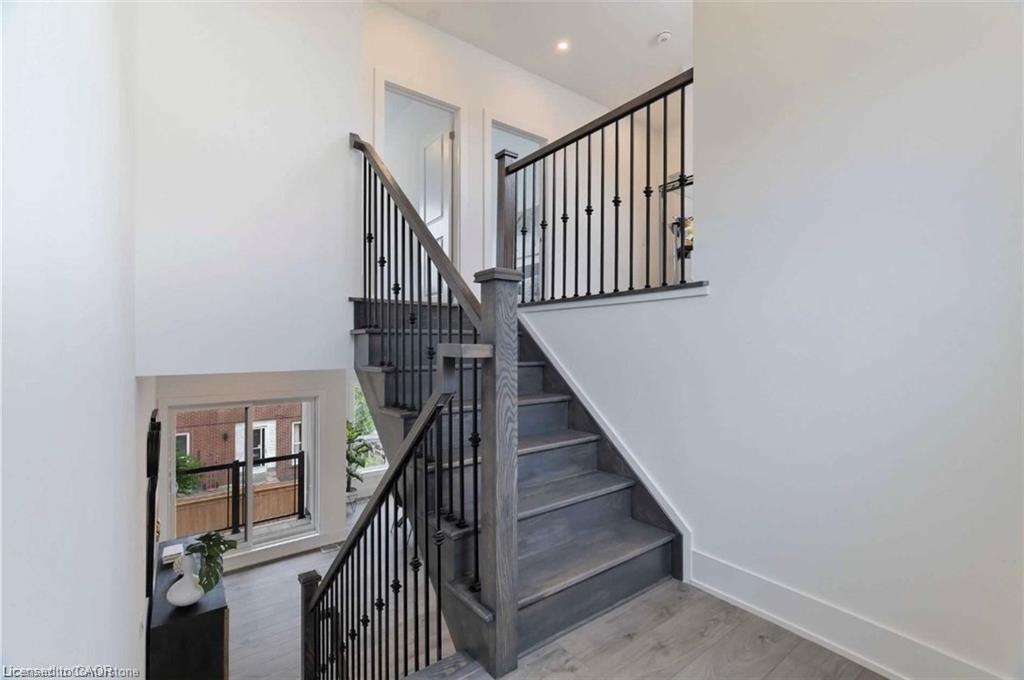 2-5451 Lakeshore Road Property Photo 7
