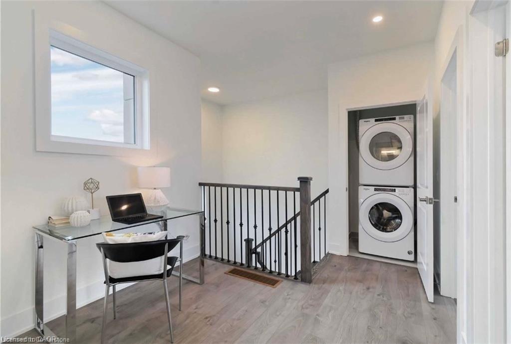 2-5451 Lakeshore Road Property Photo 8