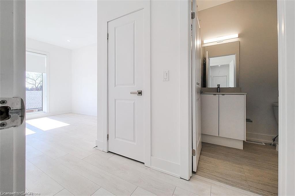 2-5451 Lakeshore Road Property Photo 22