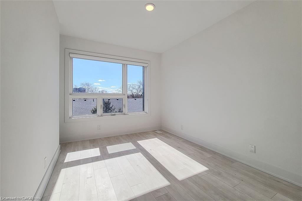 2-5451 Lakeshore Road Property Photo 23