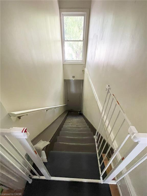 133 James Street N Property Photo 14