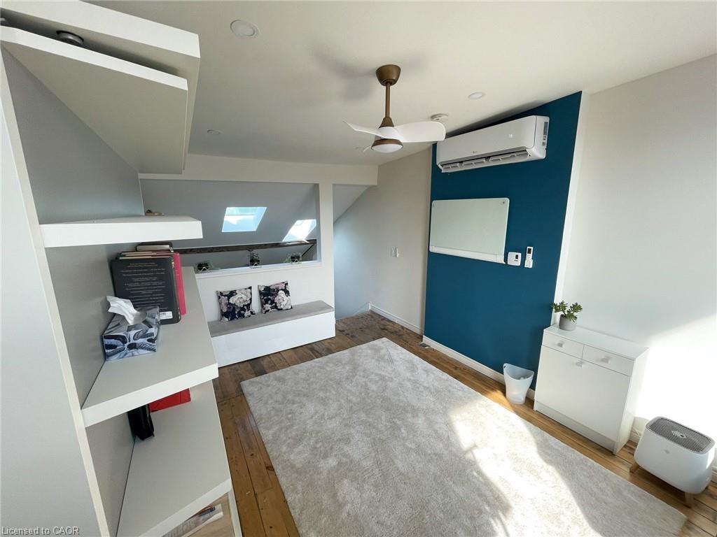 133 James Street N Property Photo 27
