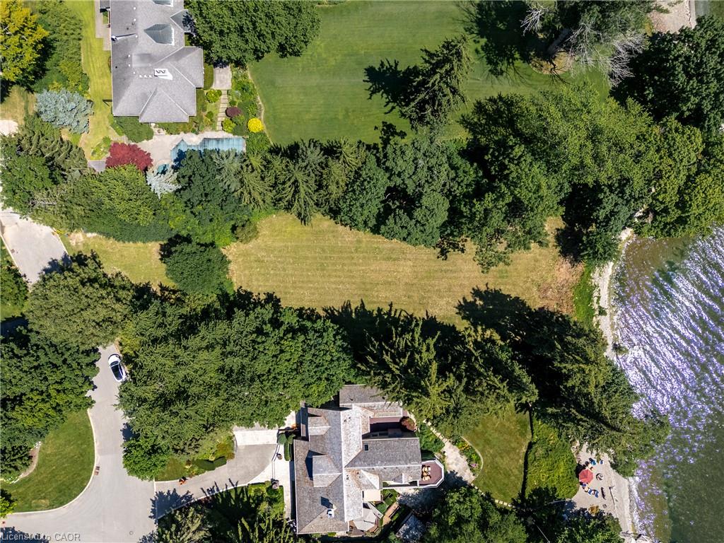 2288 Chancery Lane W Property Photo 4