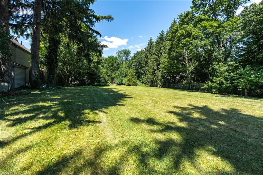 2288 Chancery Lane W Property Photo 11